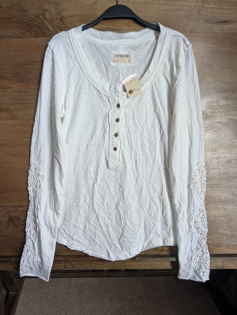 We The Free Shirt Top Women's Medium White Long Crochet Sleeves Button Front NWT